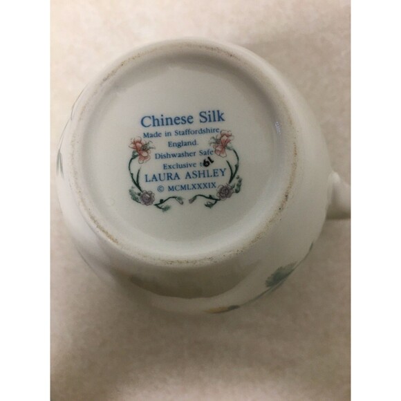 Laura Ashley Chinese Silk Creamer and Covered Sugar Set Made In England. - Picture 5 of 10